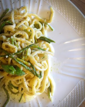 pici toscani con gli asparagi pici toscani con gli asparagi