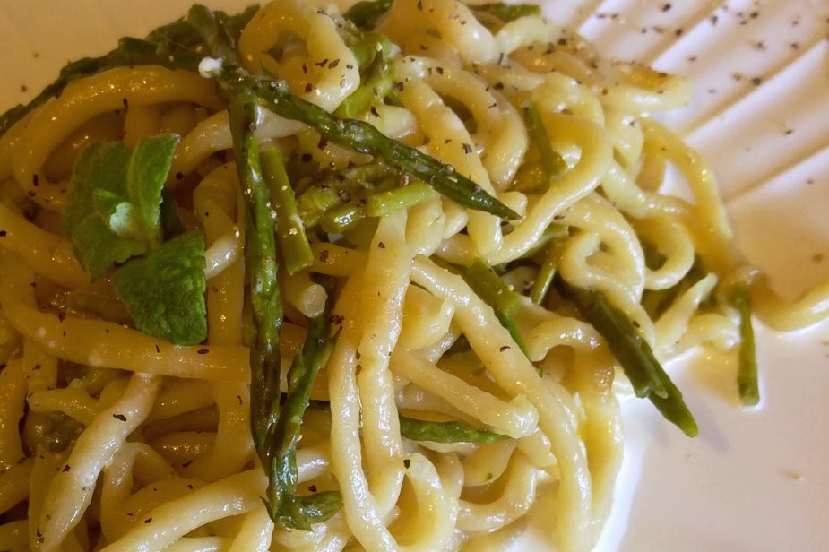 pici agli asparagi