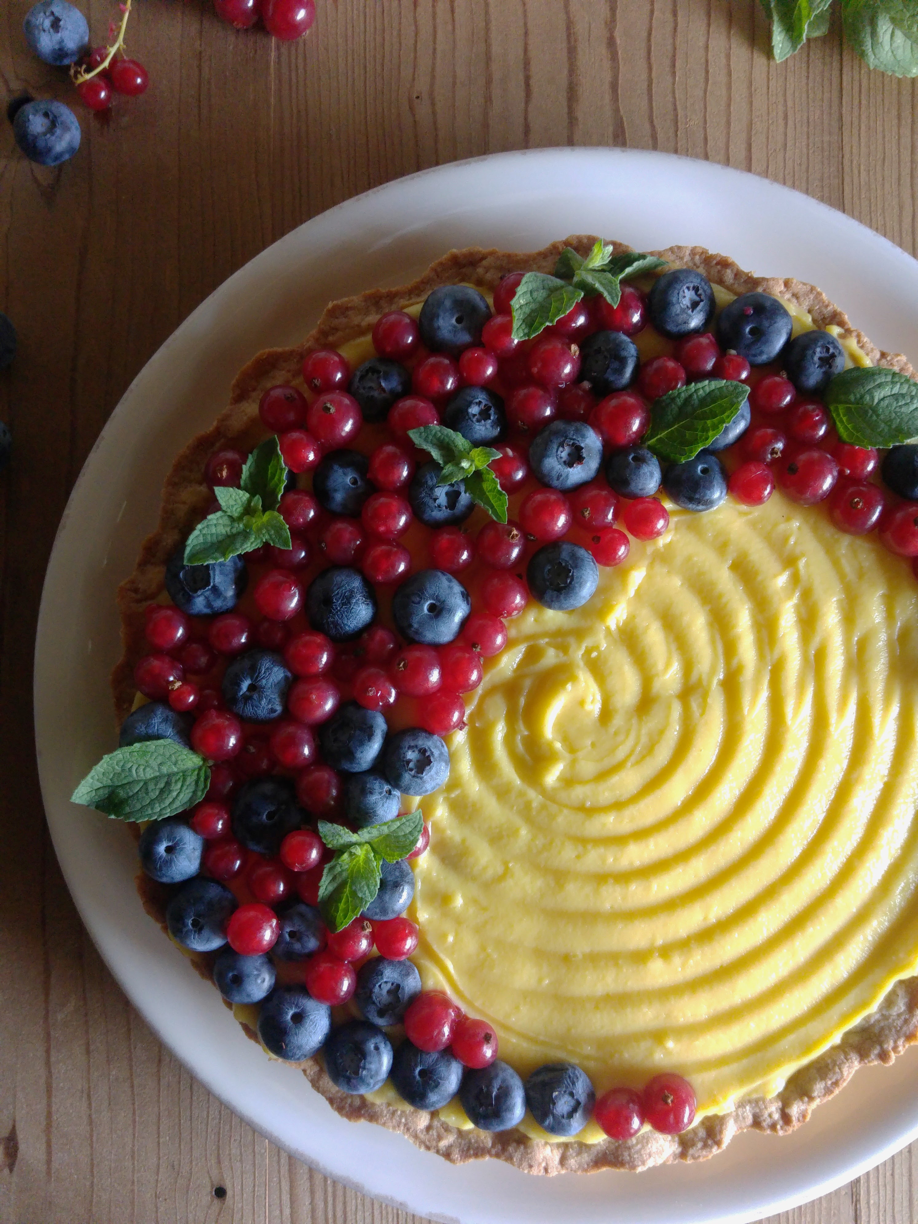 crostata integrale ribes e mirtilli