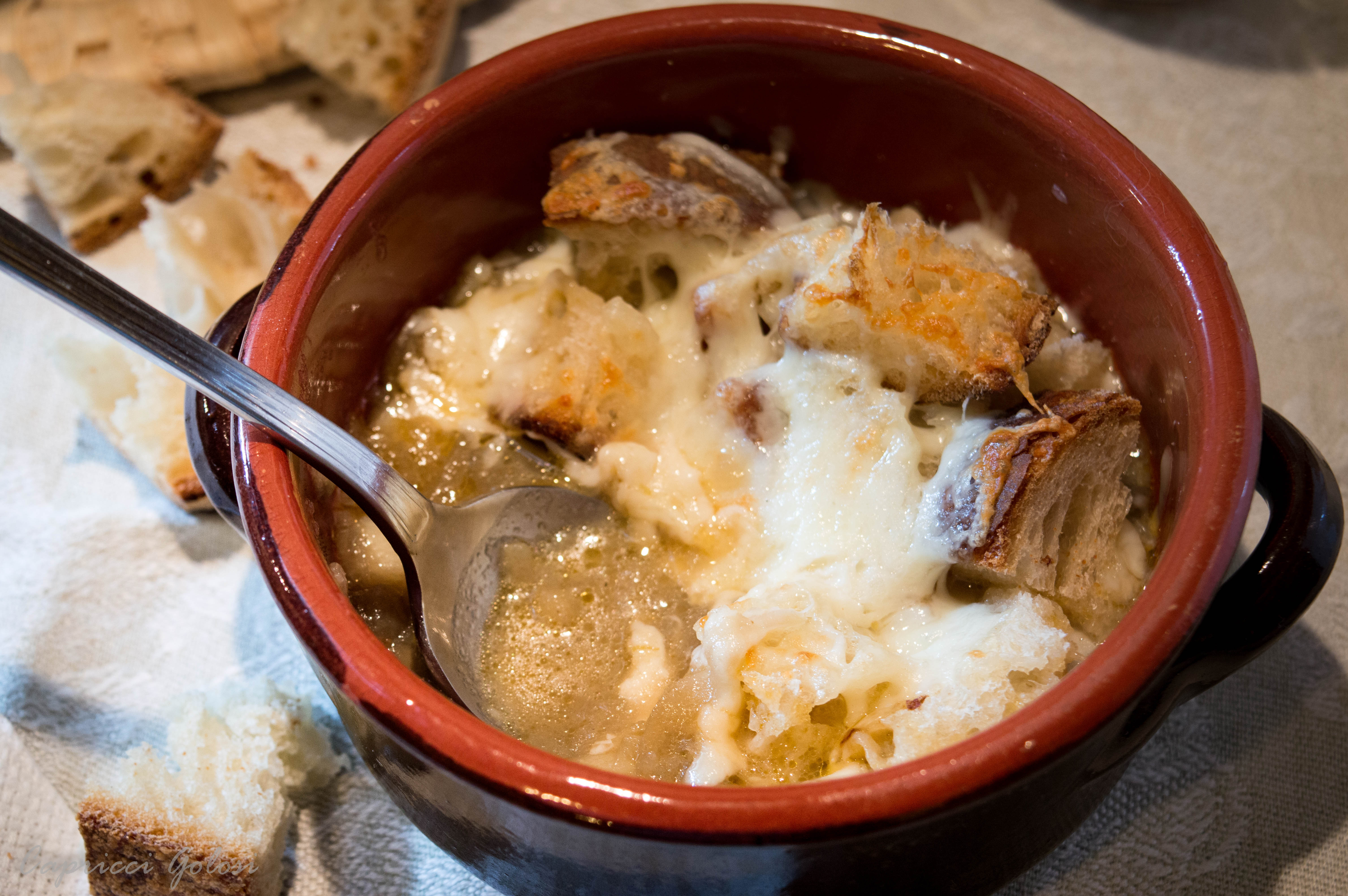 Zuppa di cipolle e pecorino