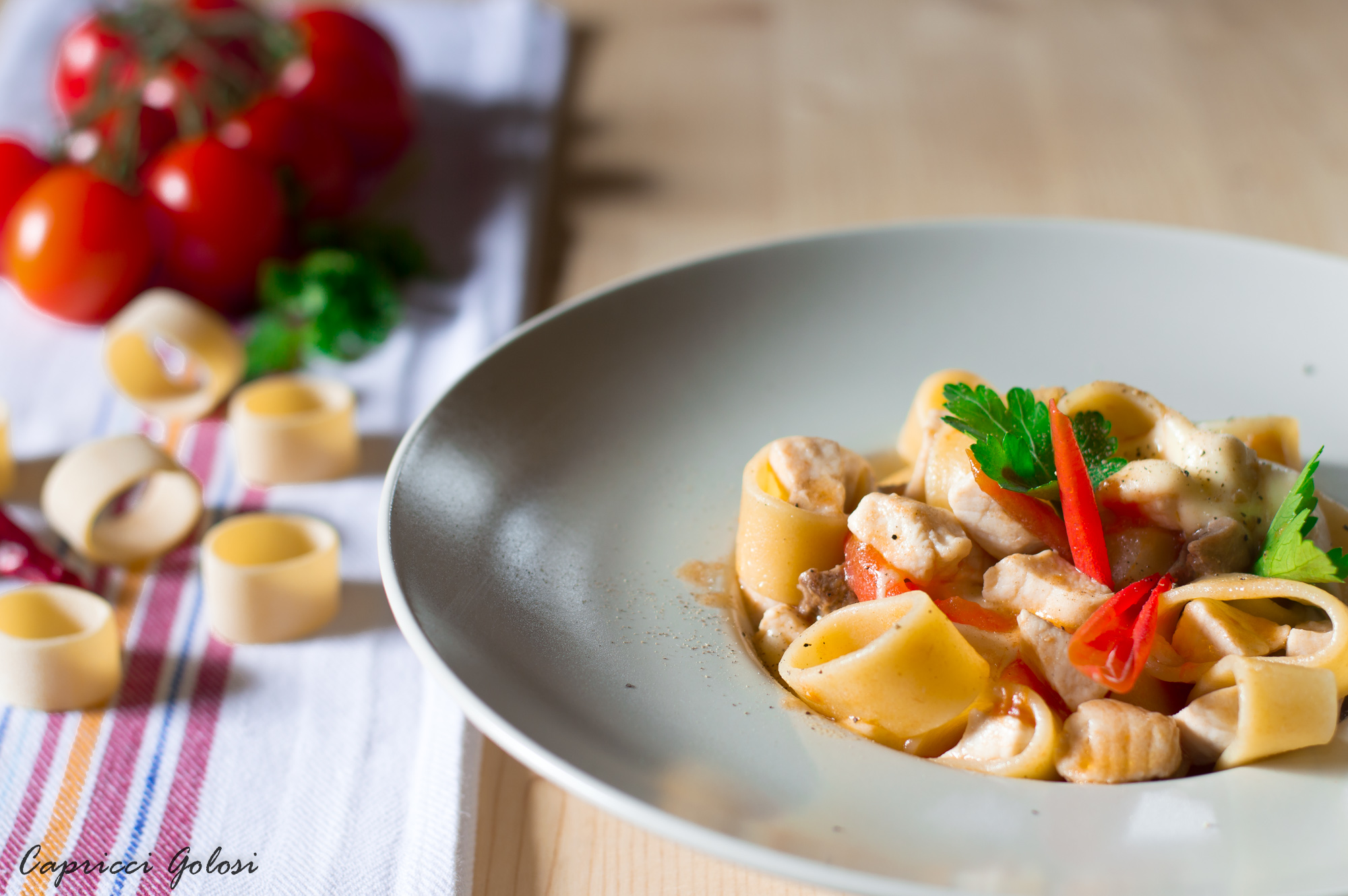 calamarata con pesce spada e provola calamarata con pesce spada e provola
