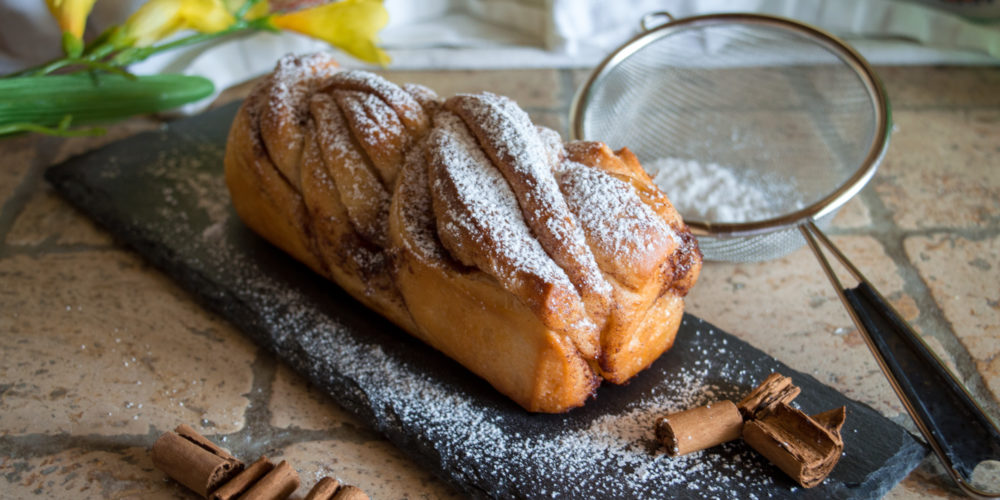 Treccia lievitata alla cannella
