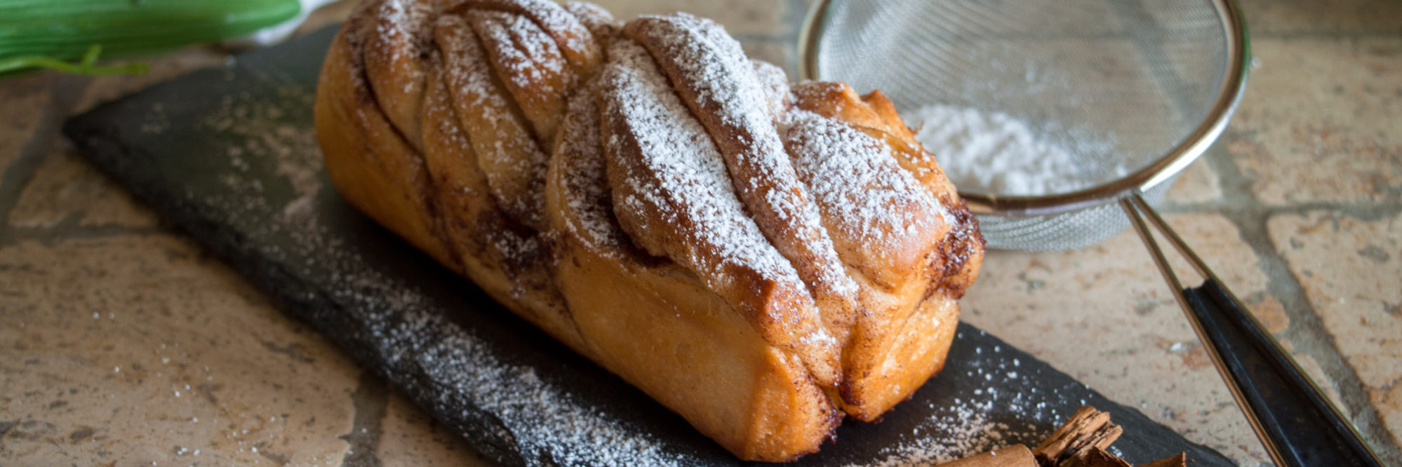 Treccia lievitata alla cannella