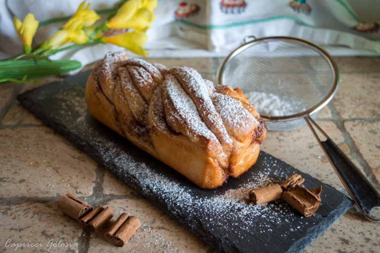 Treccia lievitata alla cannella