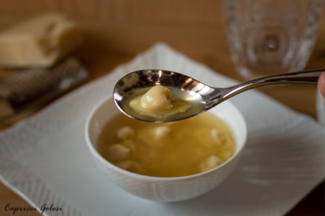 Cappelletti-3 cappelletti in brodo