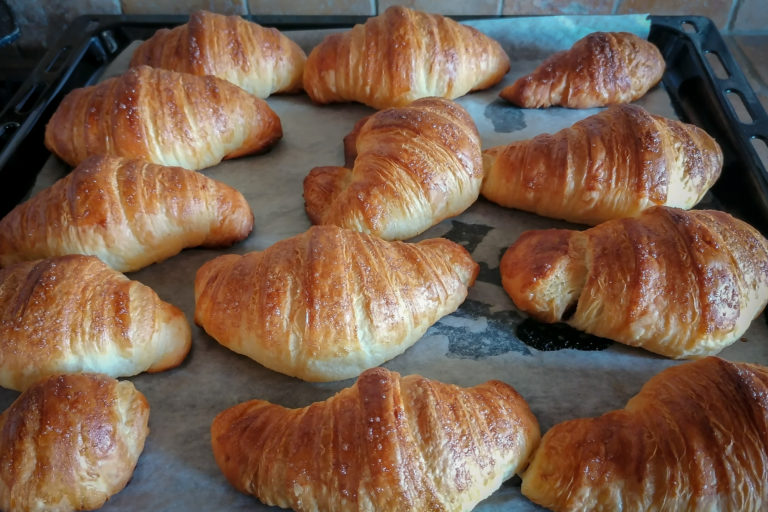 cornetti sfogliati o croissants cornetti sfogliati o croissants