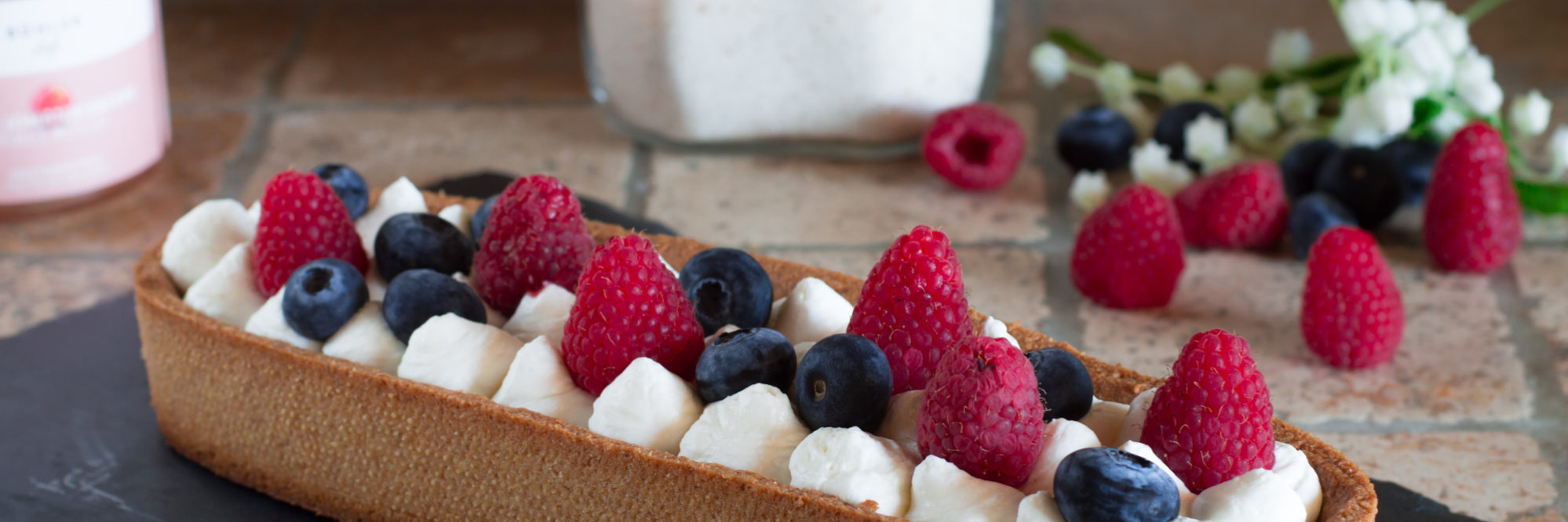 Crostata con crema di yogurt greco Crostata con crema di yogurt greco